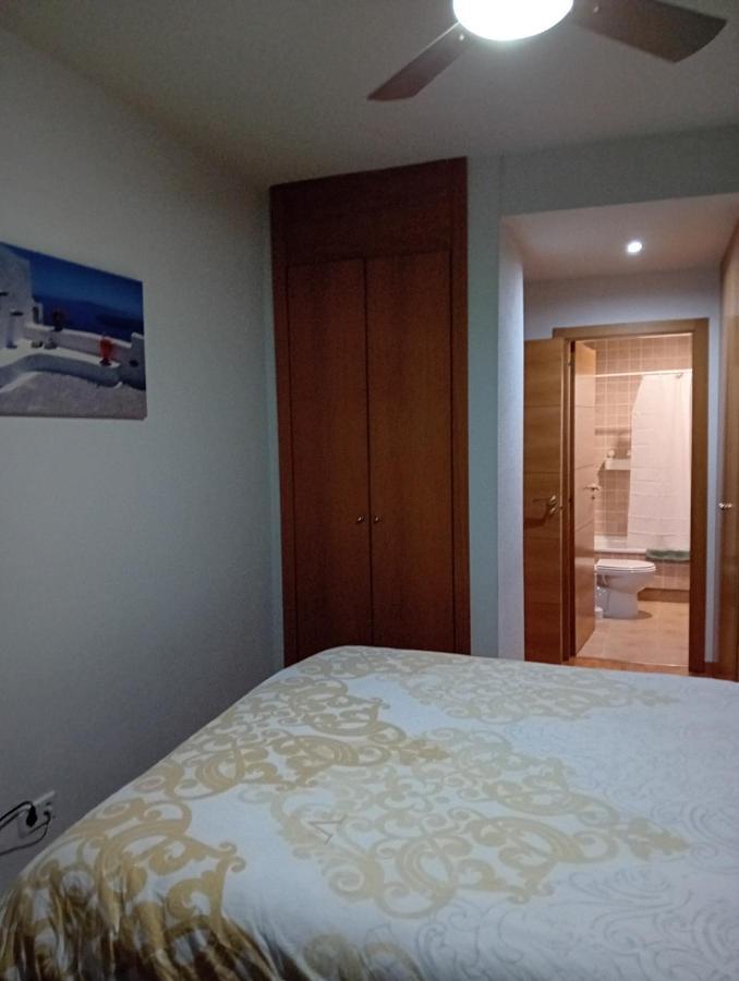 Habitaciones Individuales Madrid: Tranquil Airport Retreat San Sebastian de los Reyes Exterior photo